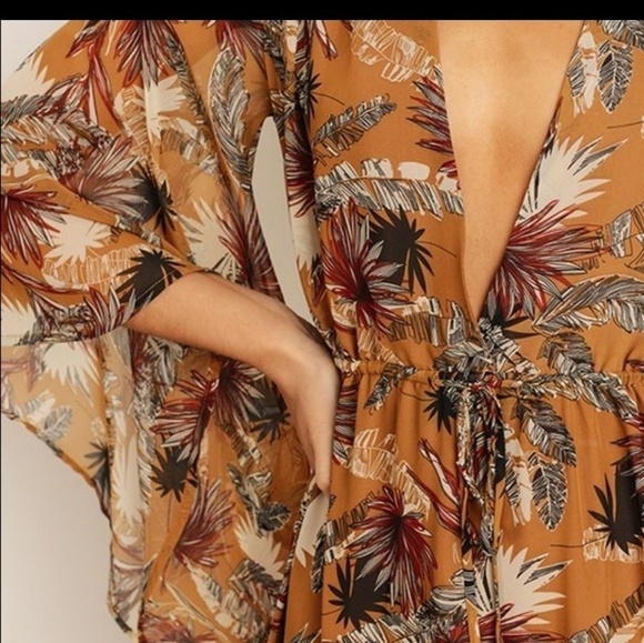 STORIA Palm Leaf Maxi Dress with Flowy Sleeves - Picture 4 of 8